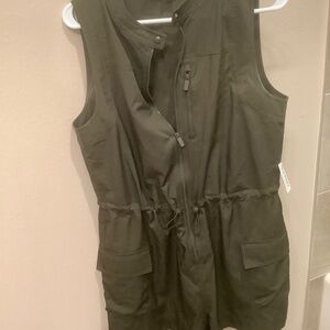 Old Navy khaki romper M